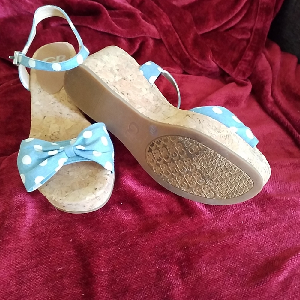 Shoes - Picture 2 of 3